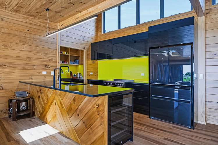 324 and 326 Tangiora Avenue Whangapoua_9