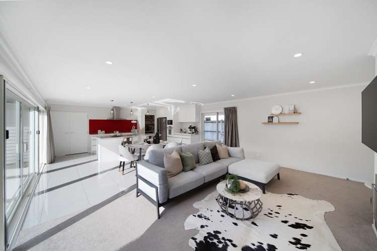 8 Canini Grove Karaka_9