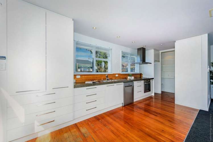 11 Saint Ives Street Harewood_13