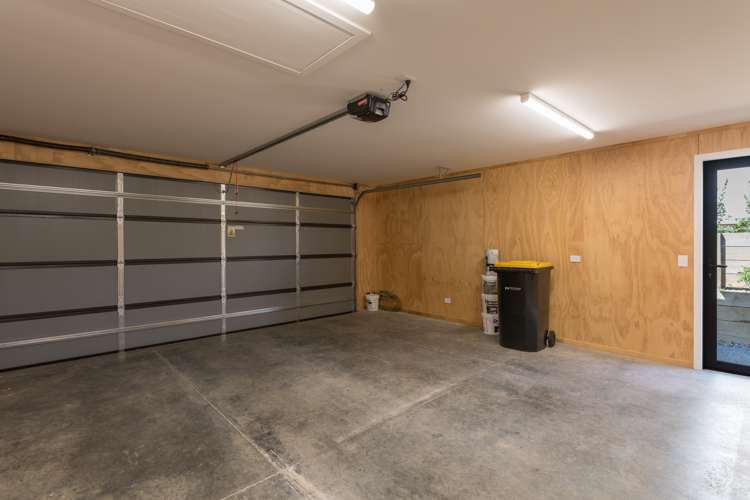 6 Old Farm Road Stoke_18