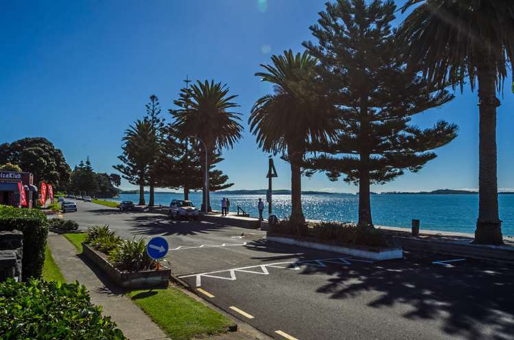 18 The Esplanade Eastern Beach_6