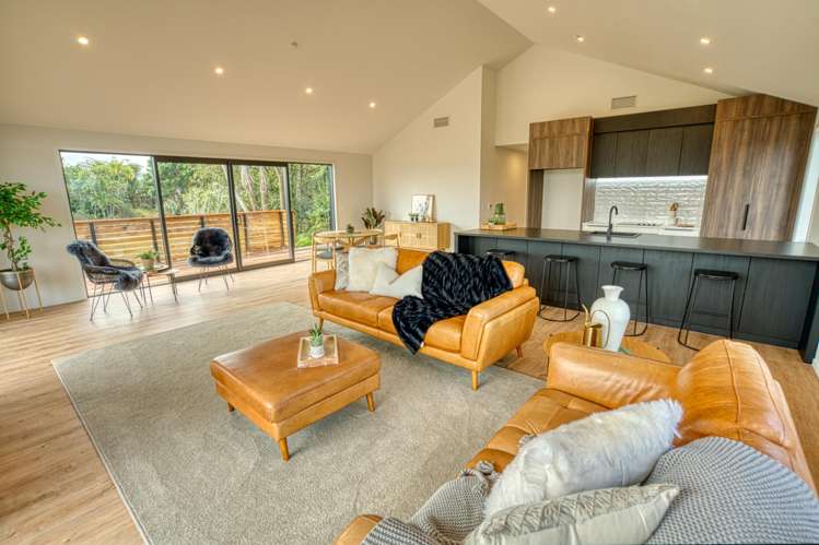 61 Ashley Drive Paroa_13