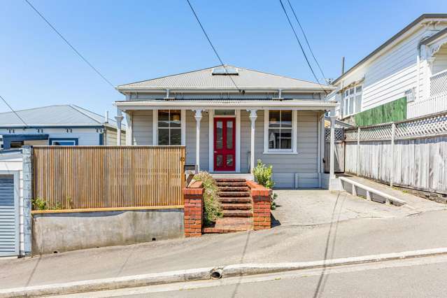 Charming Character Home - Heart of Wadestown