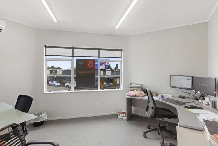 208 Main Highway Otaki_12