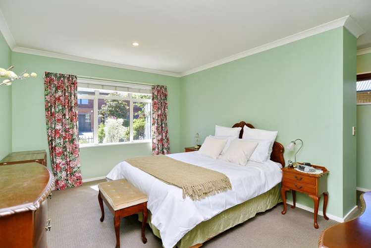 2 Henley Green Northwood_13