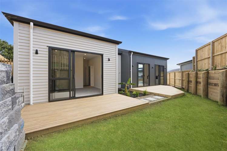 8 Whale Bay Rise Gulf Harbour_24