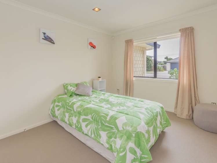 82 The Drive Paraparaumu Beach_10