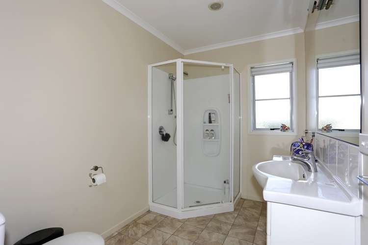 35 Upland Street Brookfield_8