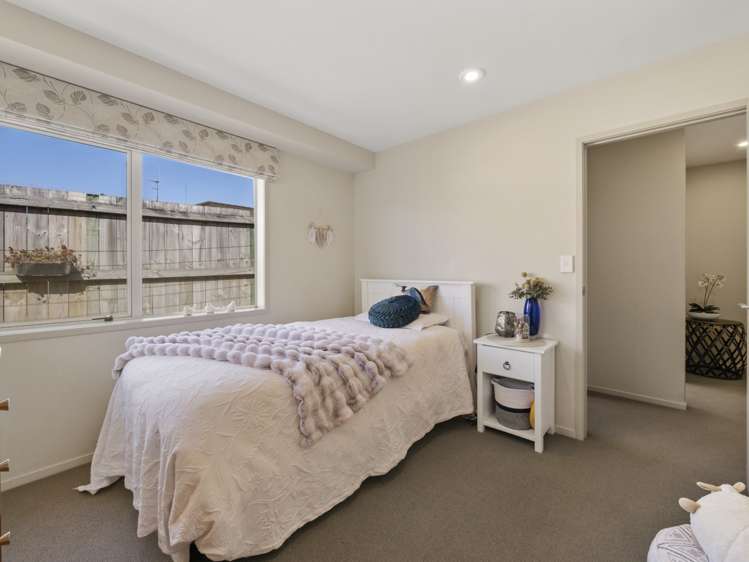 5a Simmonds Grove Greerton_12