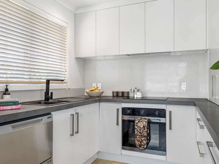 4a Crombie Street Bellevue_21