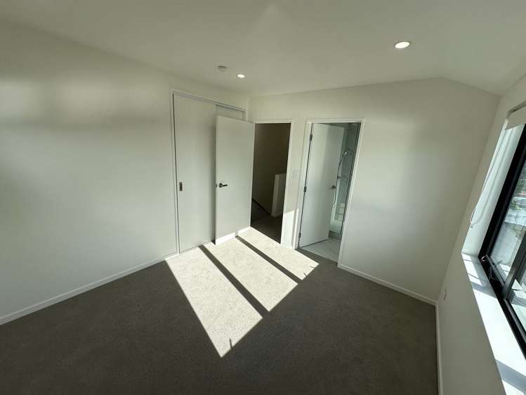 28D McKinstry Avenue Mangere East_13