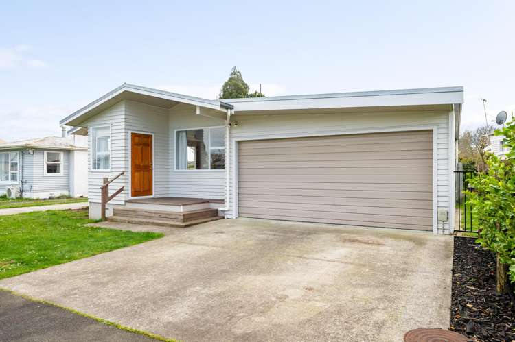 6 Forth Crescent Glenview_13