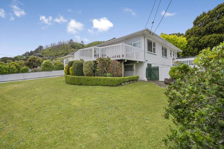 4 Isabel Grove Wainuiomata_24