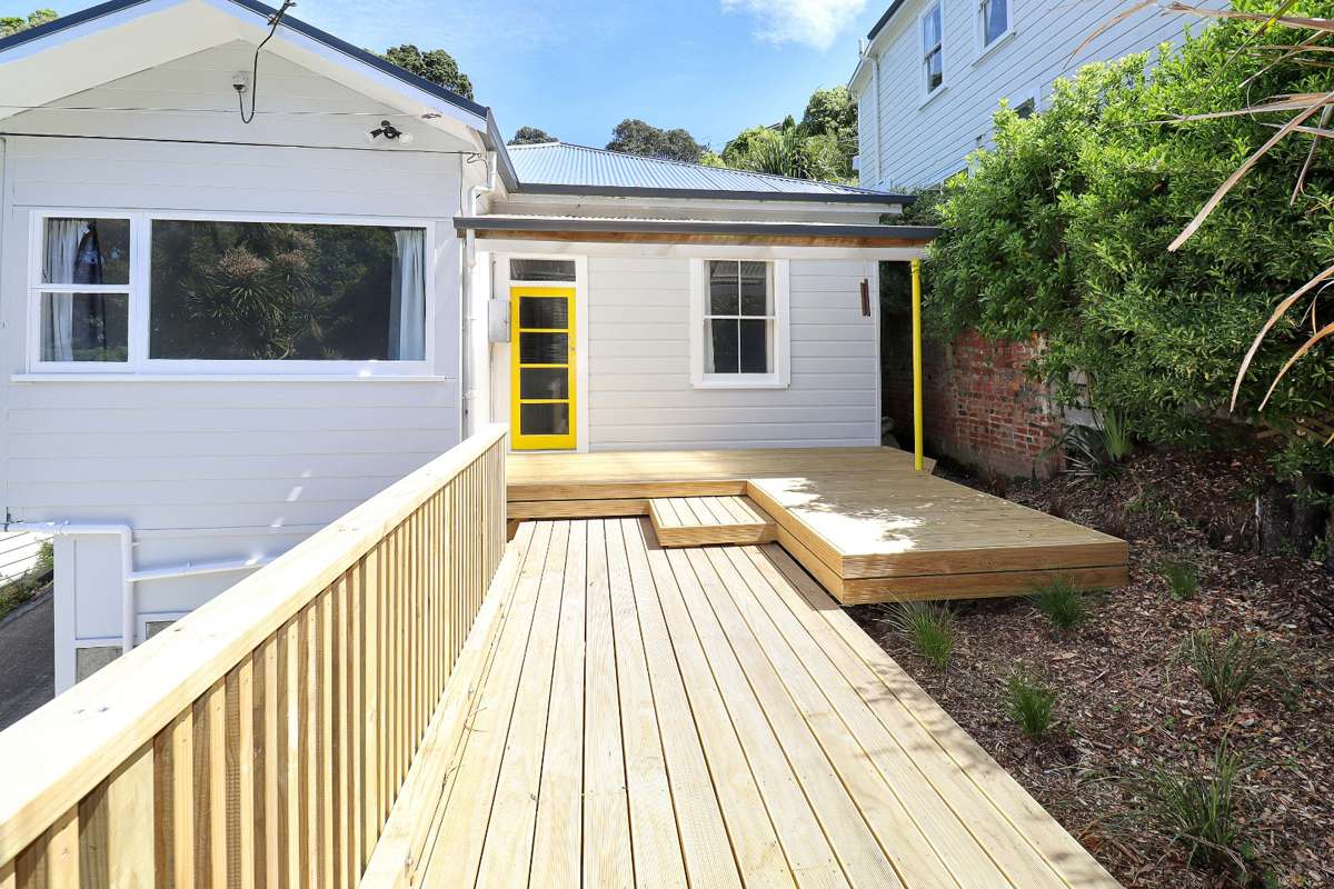 Bright Aro Valley Living 1