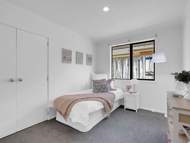 5 Locksley Lane Hamilton East_18