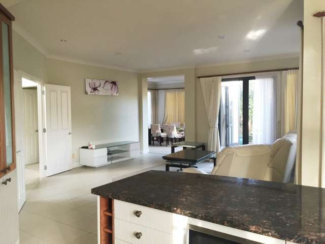 8 Villa Court Eastern Beach_2