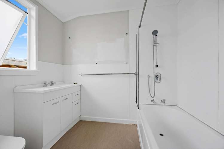 52 Forest Hill Road Henderson_7