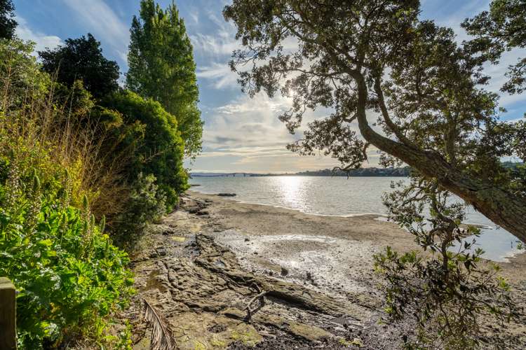 2/60 Aramoana Avenue Devonport_5