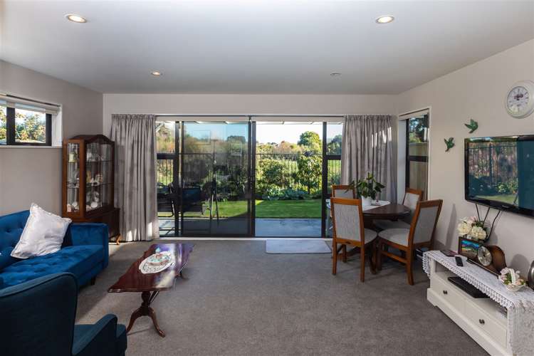 16c Saracen Avenue Northwood_8