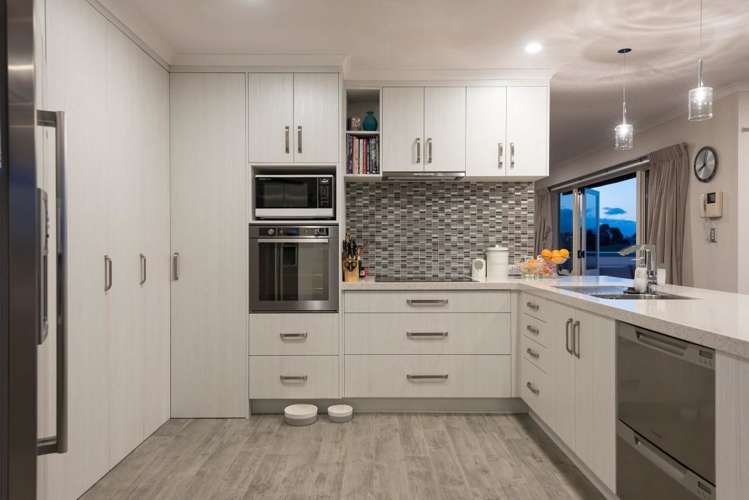 14b Rushton Avenue Otumoetai_15