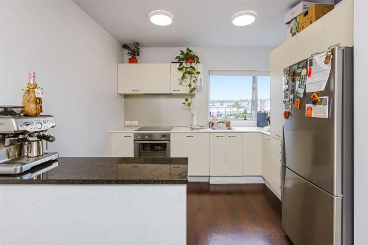 61/7 Kelvin Hart Drive East Tamaki_12