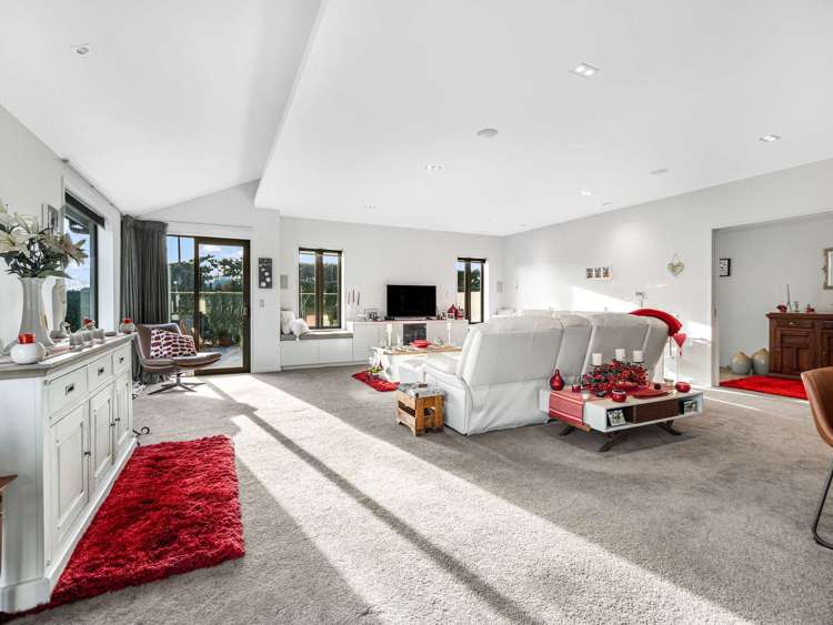 87 Racecourse Road_5