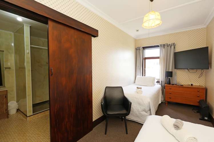 40 Gore Street + 41 Barrow Street Bluff_32