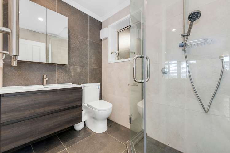 10 Charles Dickens Drive Mellons Bay_23