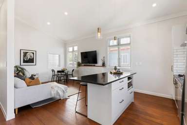 1584 Great North Road_1