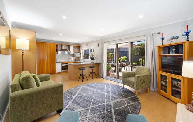 11 Gillett Place Botany Downs_10