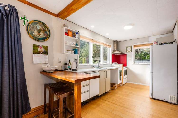 112 Hine Road Wainuiomata_16