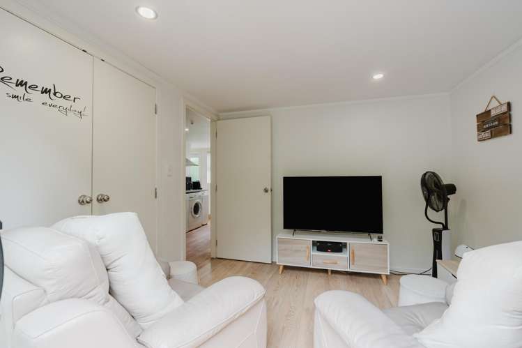 30 Barrie Crescent Silverdale_2