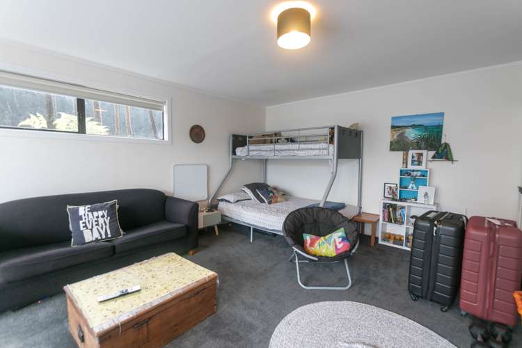 1/2 Onedin Place Titirangi_12