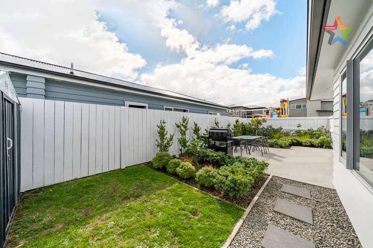 2 Grovedale Square Wainuiomata_16