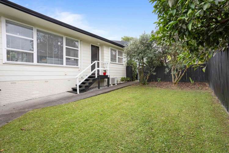 30A Thorburn Avenue Red Beach_11
