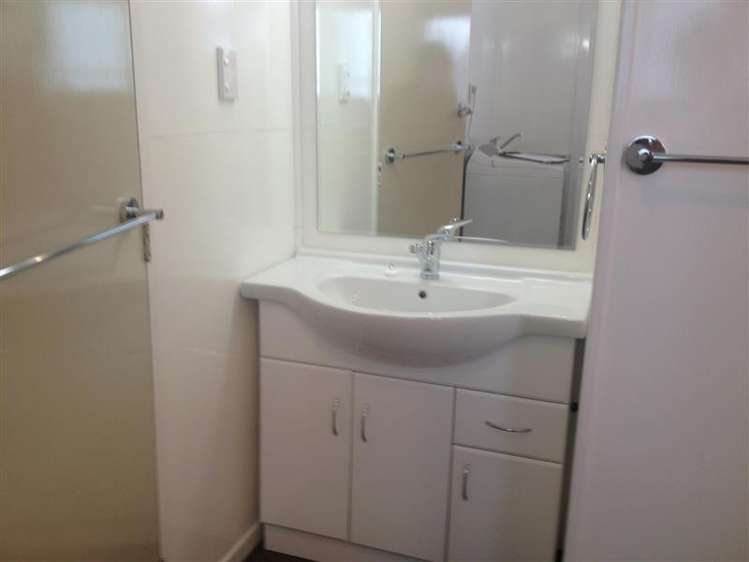 2/157 Eye Street Appleby_10