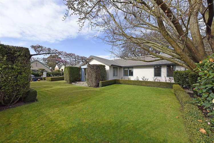 27 Acorn Close Waltham_20