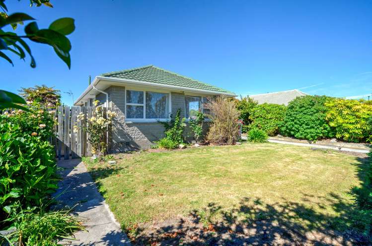 37 Denise Crescent Hornby_12