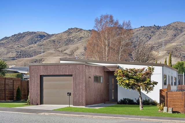 Old Cromwell charm, modern living