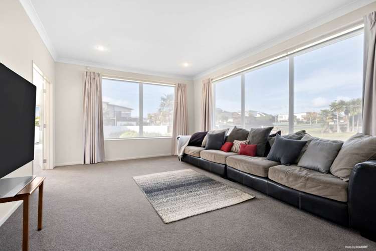 44 Constellation Avenue Beachlands_10