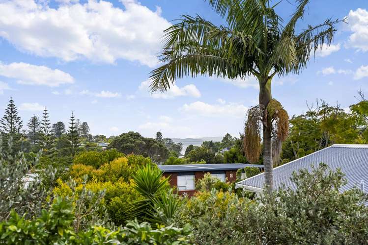 2/6 Charmaine Road Torbay_10