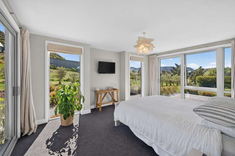 11 Kaioruru Lane Charteris Bay_21
