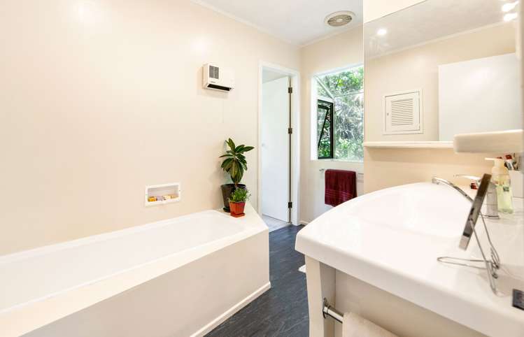 122 Woodlands Park Road Titirangi_14