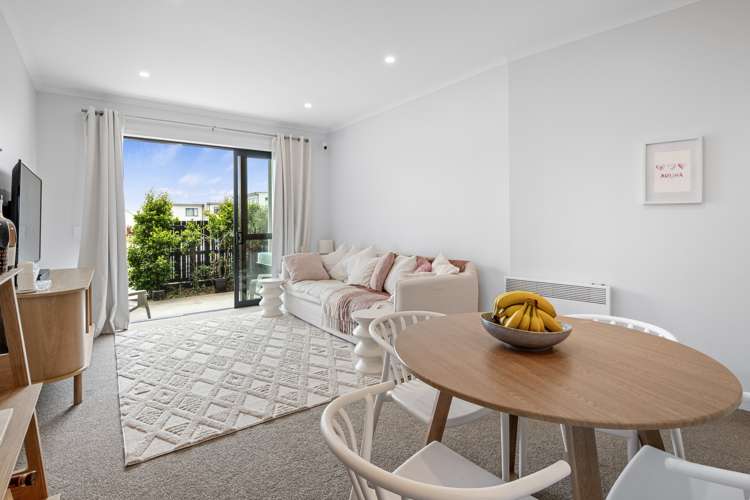 6/1 Genevieve Lane Hobsonville_5