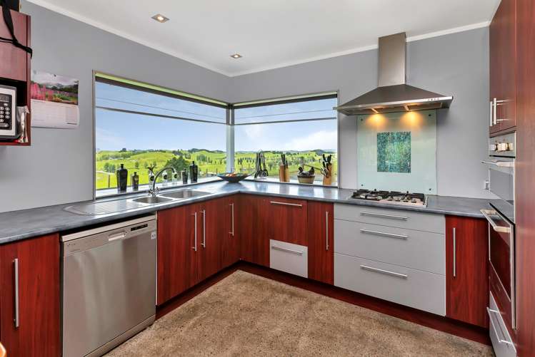 26 Old School Road Maungakaramea_6