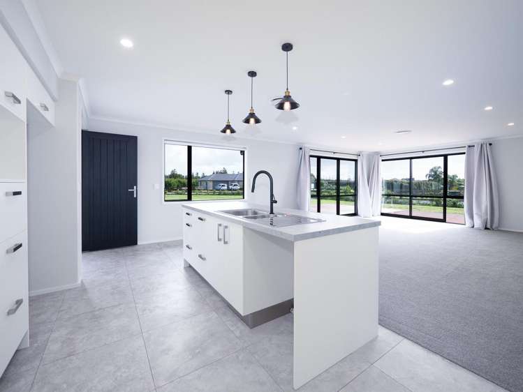 2 Greenfields Way_0