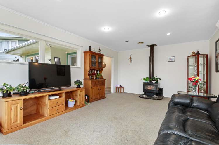 74 Raroa Terrace Tawa_1