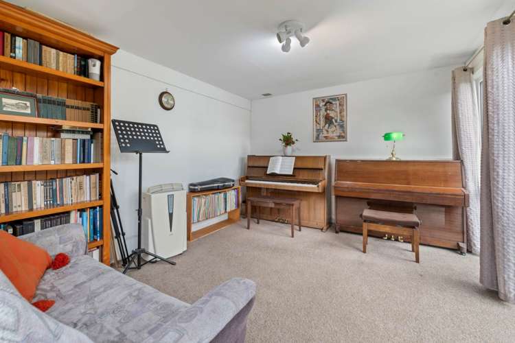 6 Coubray Place Botany Downs_14