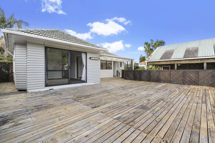 13 Sunray Avenue Titirangi_9