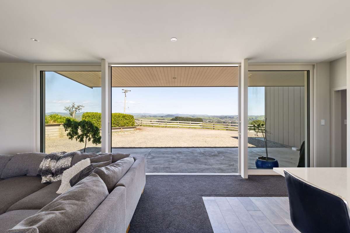 613 Ridge Road North_2